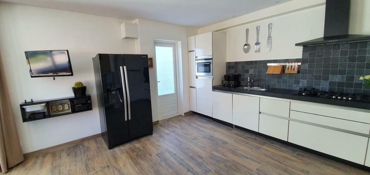 Wadsuper Vakantiewoning Paesens Moddergat Aan De Waddenzee Bagian luar foto